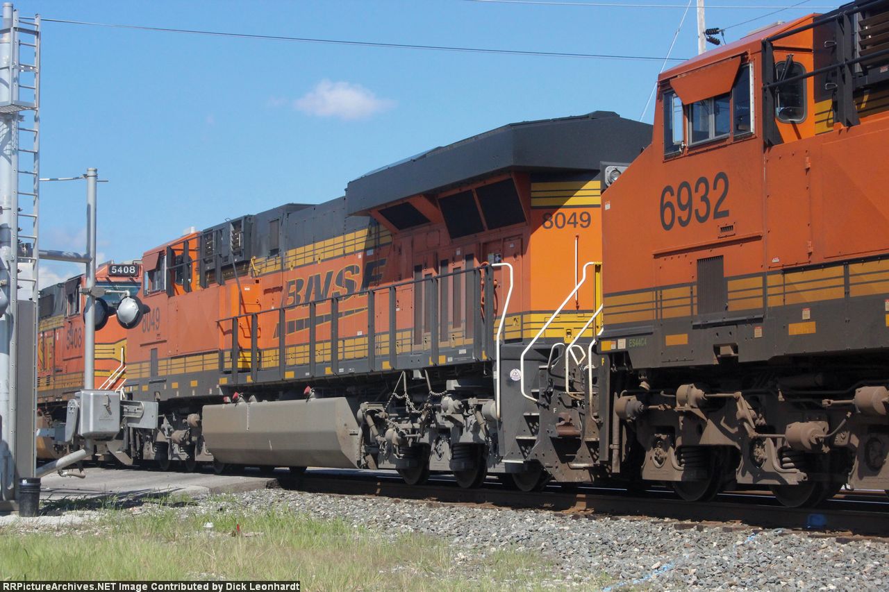 BNSF 8049